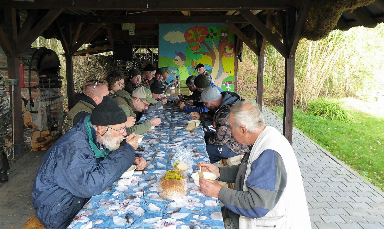 Zdjęcie w galerii na portalu naszraciborz.pl: Rozegrano IX Spinningowe Zawody Drużynowe z Łodzi Babiczok 2024 wiadomości z regionu