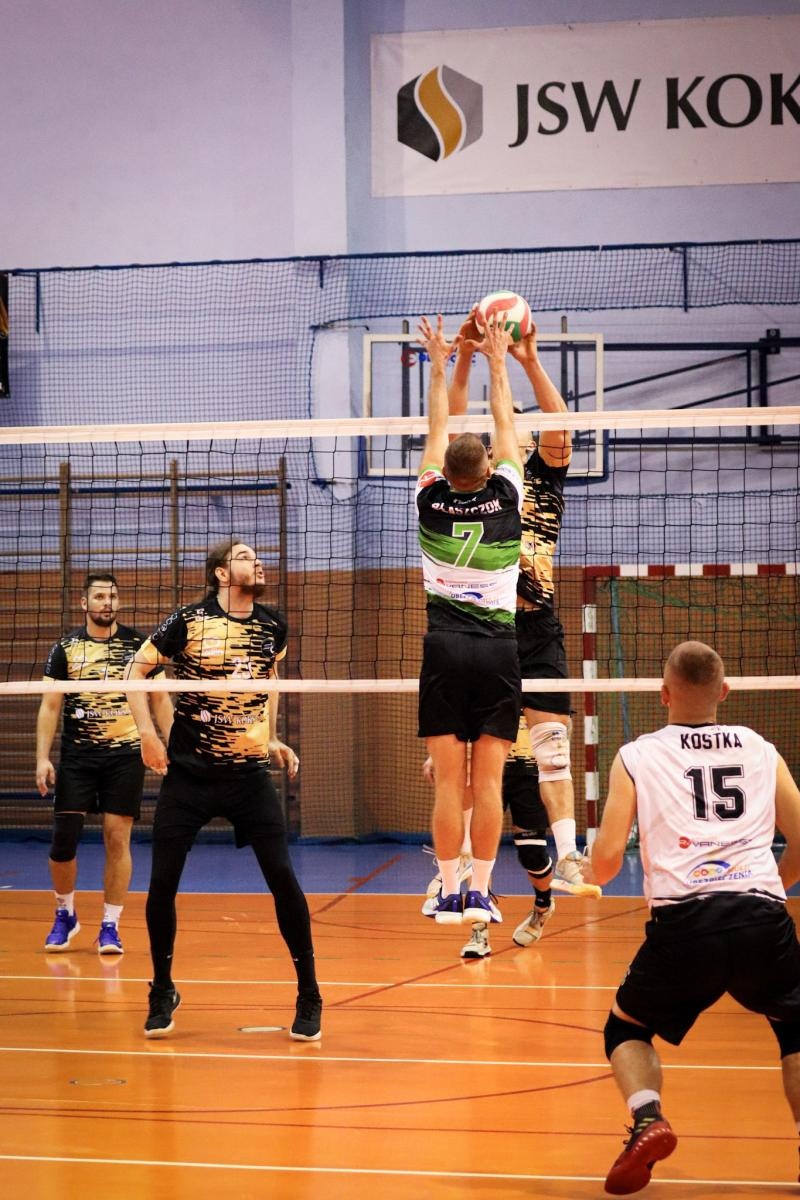 Zdjęcie w galerii na portalu naszraciborz.pl: Zacięta walka na parkiecie. SK Górnik Radlin wygrywa po tie-breaku [FOTO] wiadomości z regionu