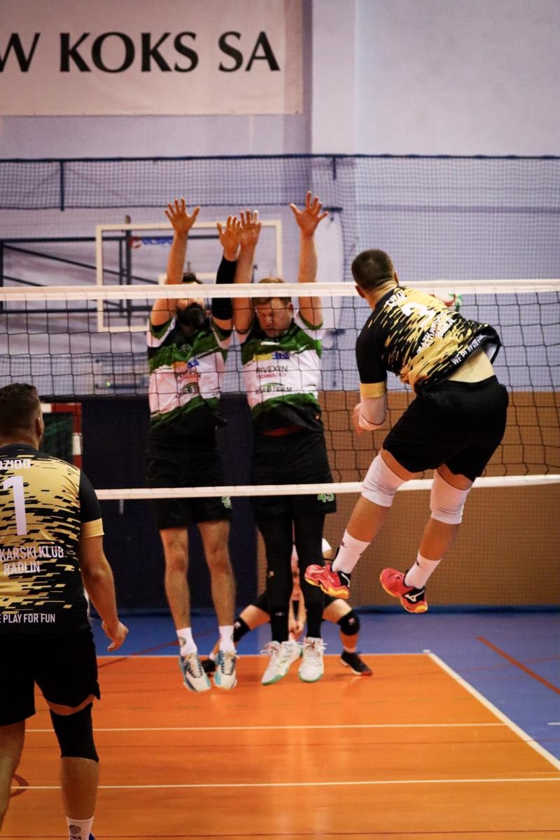 Zdjęcie w galerii na portalu naszraciborz.pl: Zacięta walka na parkiecie. SK Górnik Radlin wygrywa po tie-breaku [FOTO] wiadomości z regionu