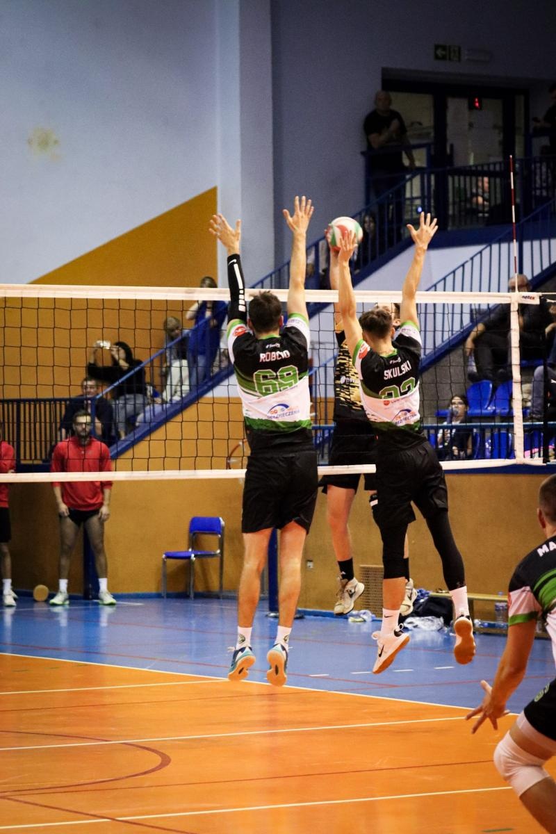 Zdjęcie w galerii na portalu naszraciborz.pl: Zacięta walka na parkiecie. SK Górnik Radlin wygrywa po tie-breaku [FOTO] wiadomości z regionu