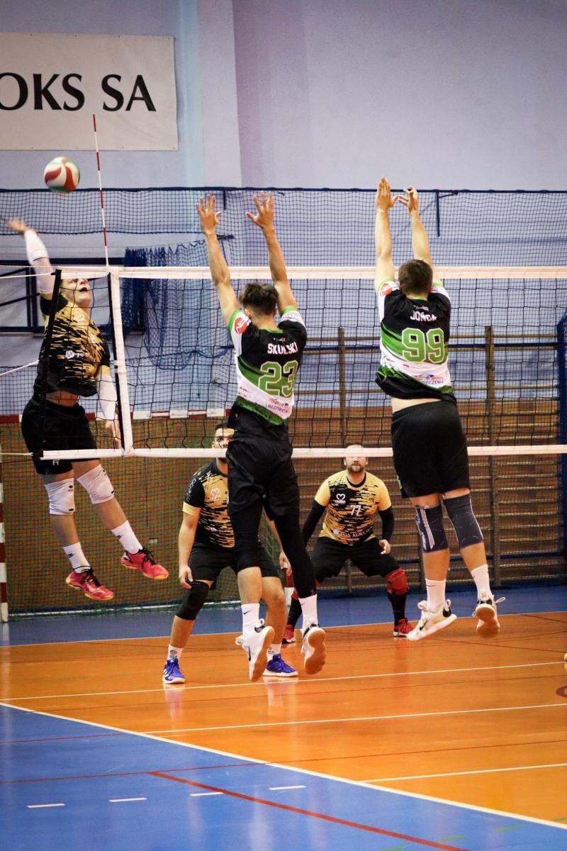 Zdjęcie w galerii na portalu naszraciborz.pl: Zacięta walka na parkiecie. SK Górnik Radlin wygrywa po tie-breaku [FOTO] wiadomości z regionu