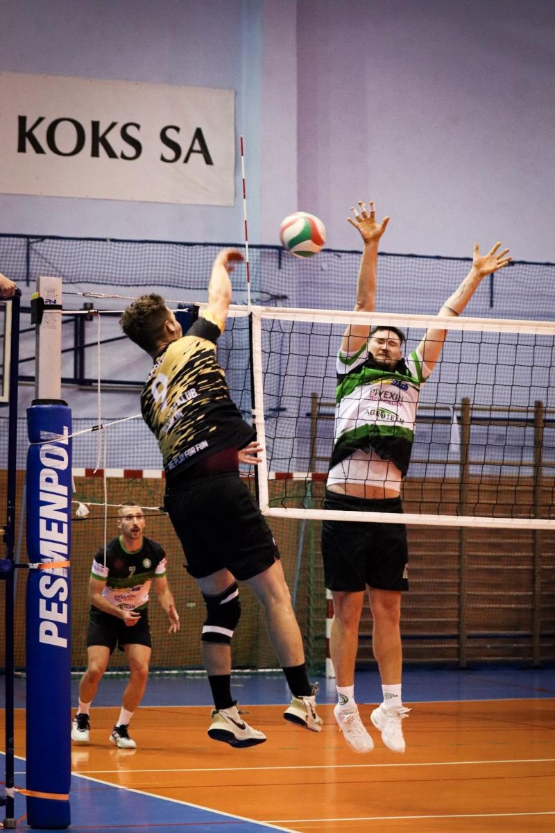 Zdjęcie w galerii na portalu naszraciborz.pl: Zacięta walka na parkiecie. SK Górnik Radlin wygrywa po tie-breaku [FOTO] wiadomości z regionu