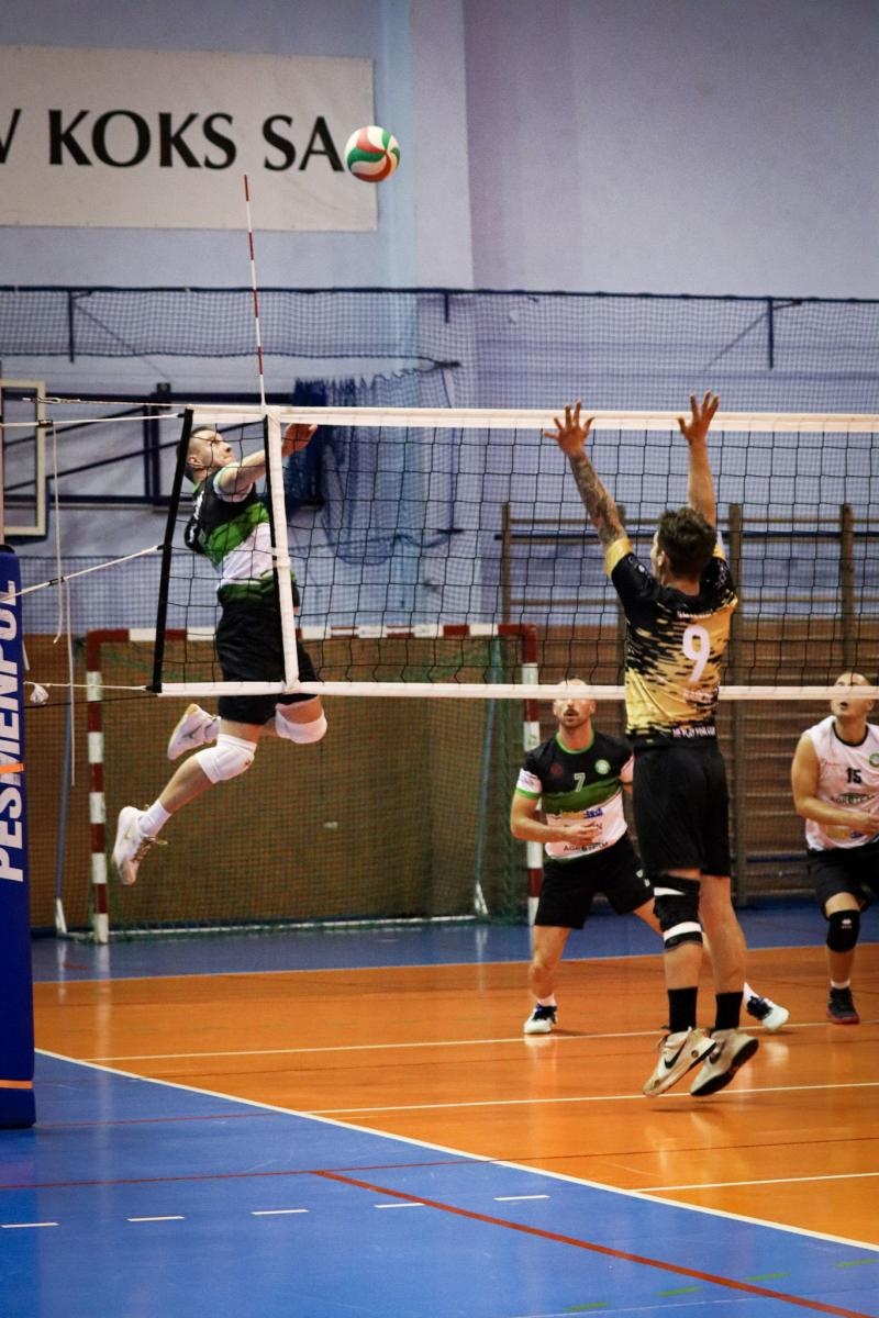 Zdjęcie w galerii na portalu naszraciborz.pl: Zacięta walka na parkiecie. SK Górnik Radlin wygrywa po tie-breaku [FOTO] wiadomości z regionu