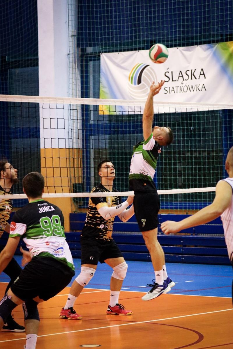 Zdjęcie w galerii na portalu naszraciborz.pl: Zacięta walka na parkiecie. SK Górnik Radlin wygrywa po tie-breaku [FOTO] wiadomości z regionu