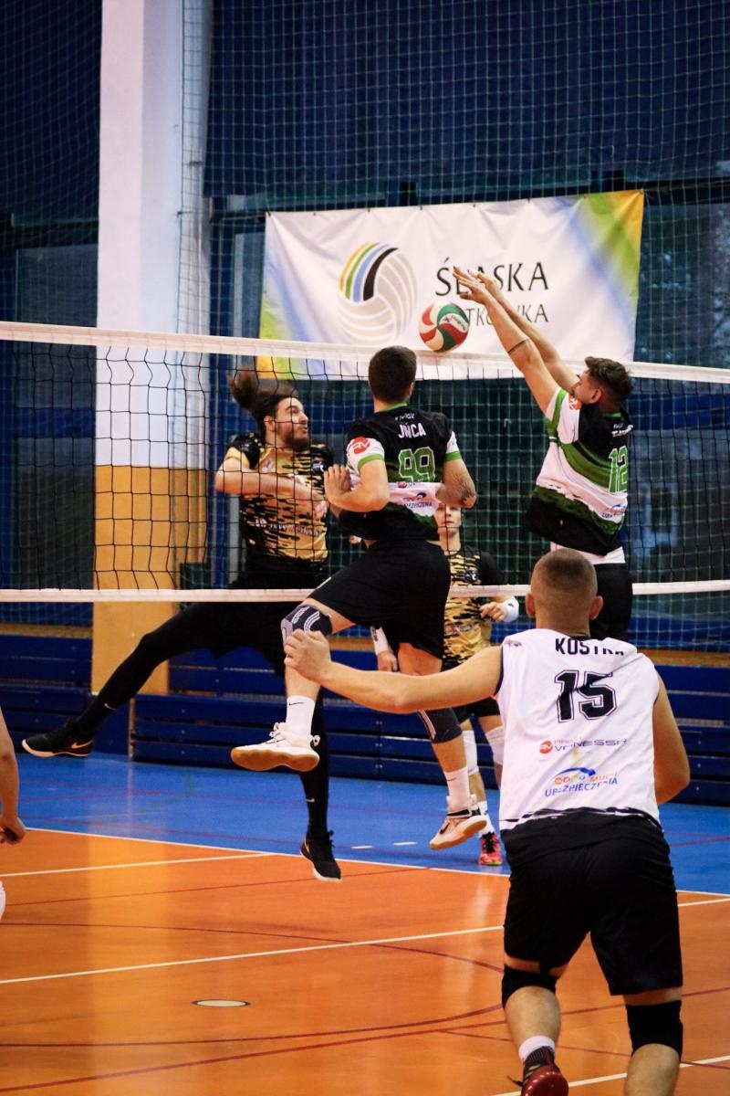 Zdjęcie w galerii na portalu naszraciborz.pl: Zacięta walka na parkiecie. SK Górnik Radlin wygrywa po tie-breaku [FOTO] wiadomości z regionu