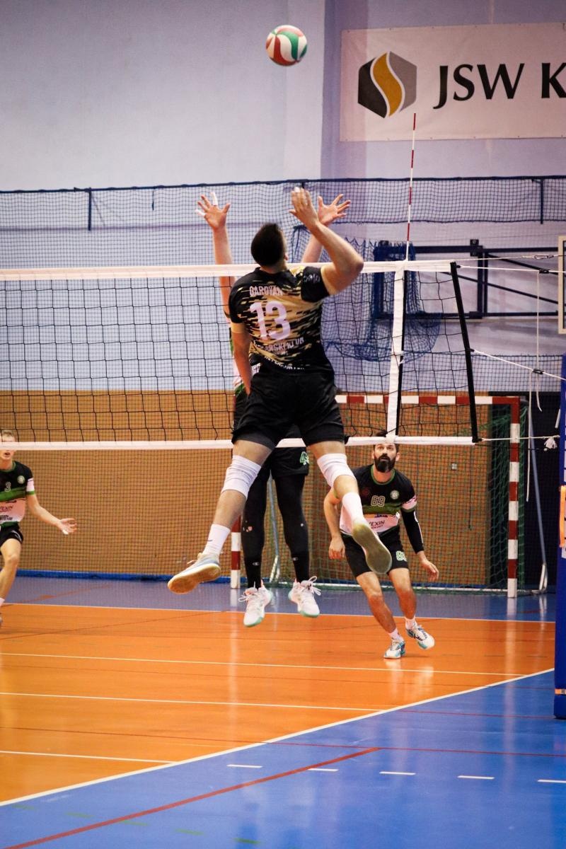 Zdjęcie w galerii na portalu naszraciborz.pl: Zacięta walka na parkiecie. SK Górnik Radlin wygrywa po tie-breaku [FOTO] wiadomości z regionu