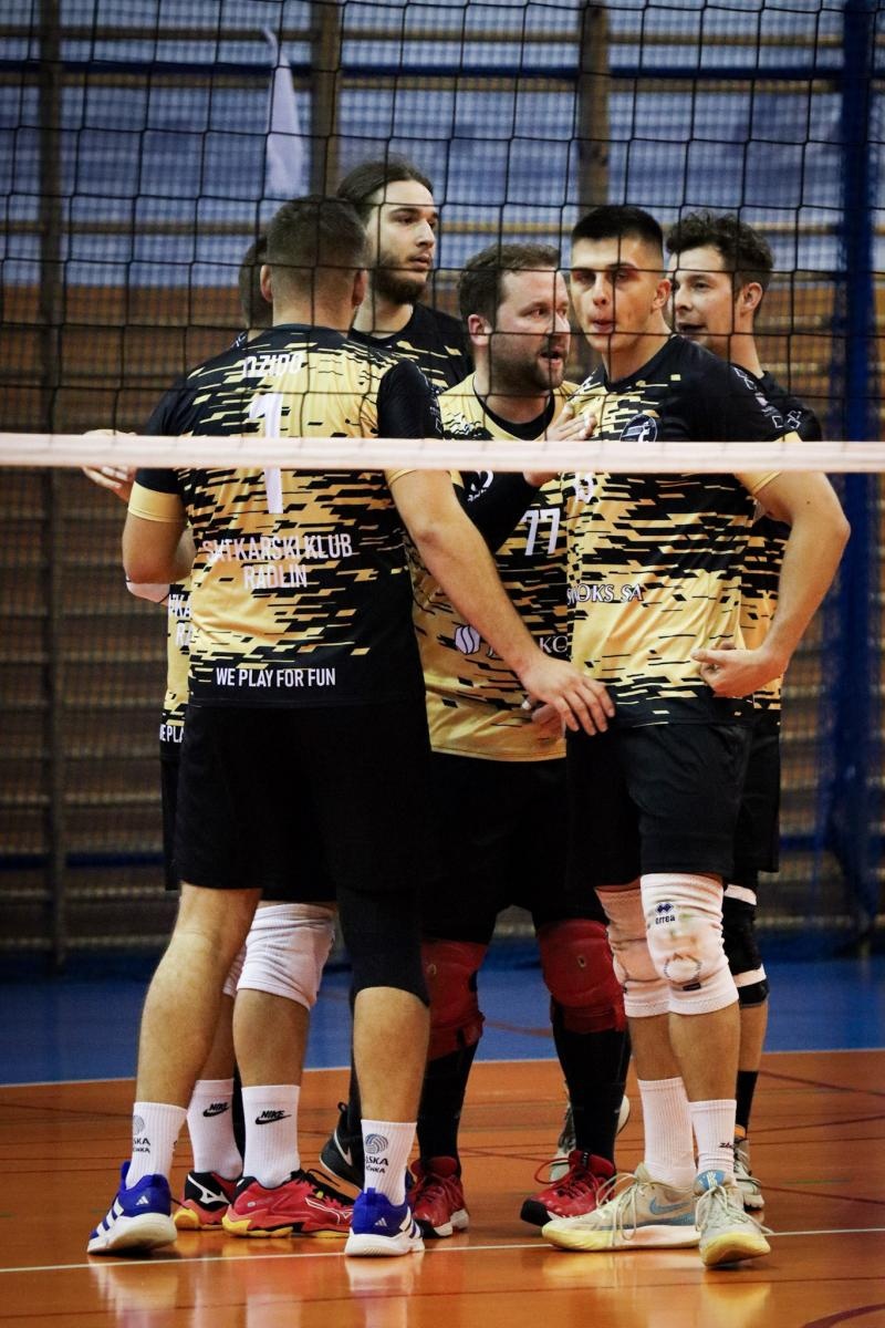 Zdjęcie w galerii na portalu naszraciborz.pl: Zacięta walka na parkiecie. SK Górnik Radlin wygrywa po tie-breaku [FOTO] wiadomości z regionu