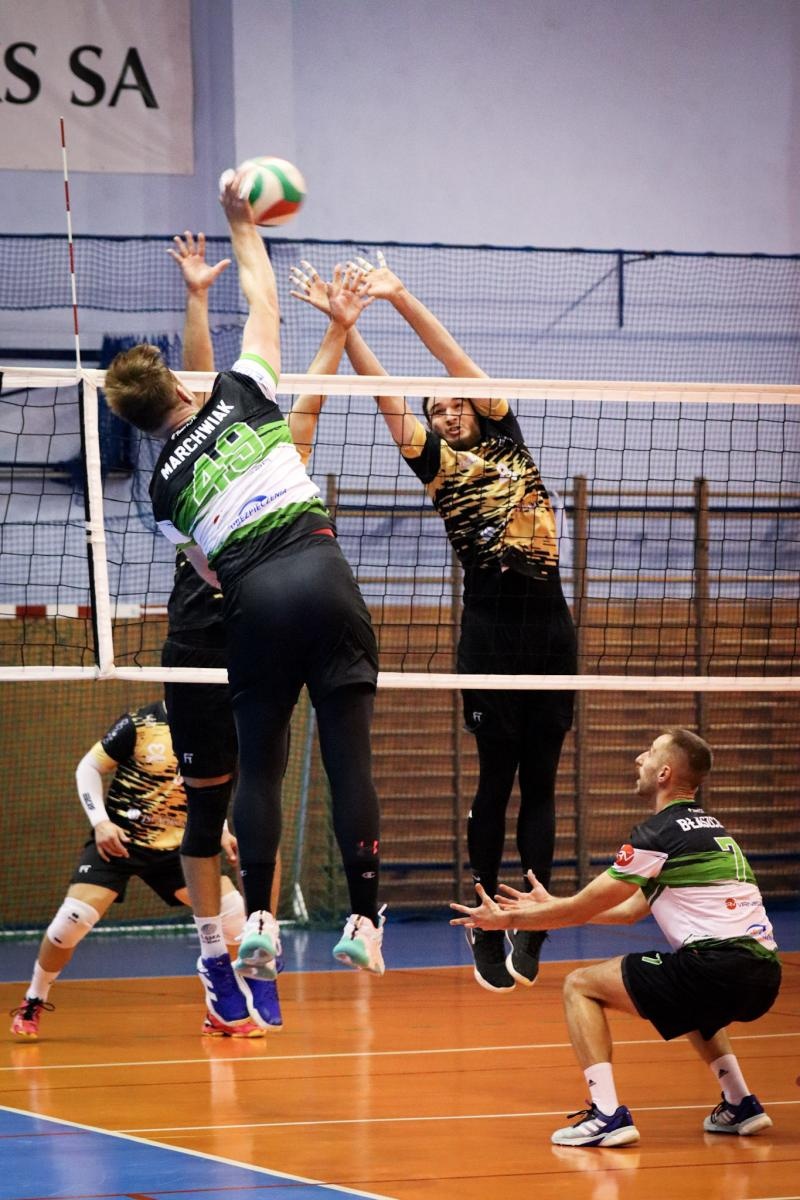 Zdjęcie w galerii na portalu naszraciborz.pl: Zacięta walka na parkiecie. SK Górnik Radlin wygrywa po tie-breaku [FOTO] wiadomości z regionu