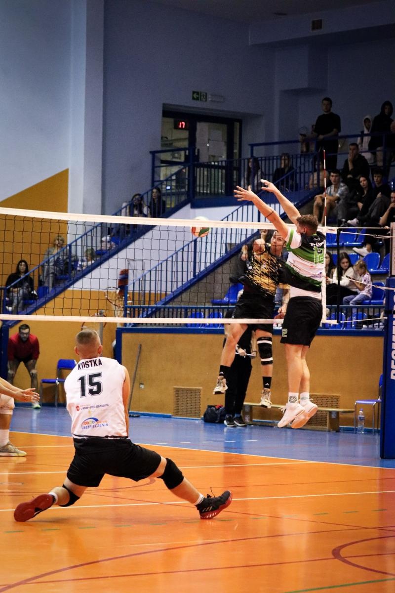 Zdjęcie w galerii na portalu naszraciborz.pl: Zacięta walka na parkiecie. SK Górnik Radlin wygrywa po tie-breaku [FOTO] wiadomości z regionu