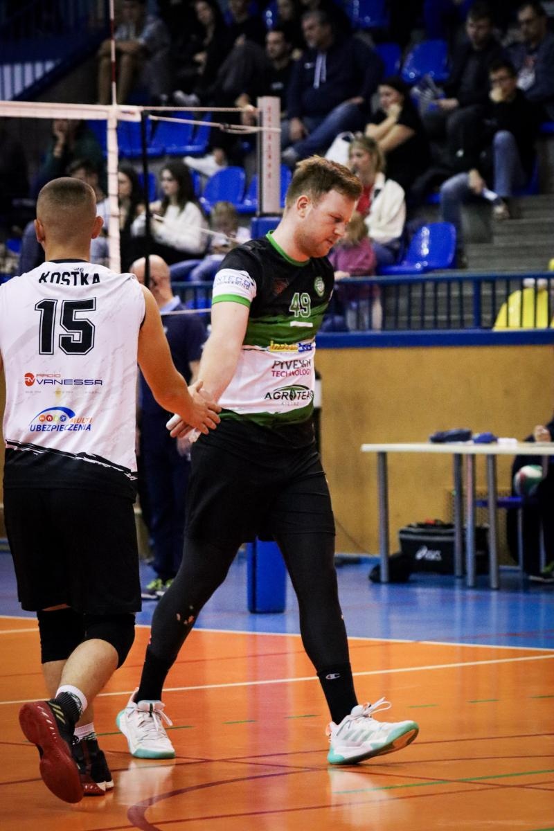 Zdjęcie w galerii na portalu naszraciborz.pl: Zacięta walka na parkiecie. SK Górnik Radlin wygrywa po tie-breaku [FOTO] wiadomości z regionu