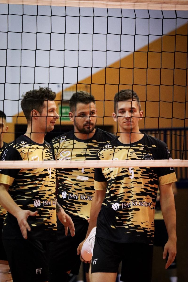 Zdjęcie w galerii na portalu naszraciborz.pl: Zacięta walka na parkiecie. SK Górnik Radlin wygrywa po tie-breaku [FOTO] wiadomości z regionu