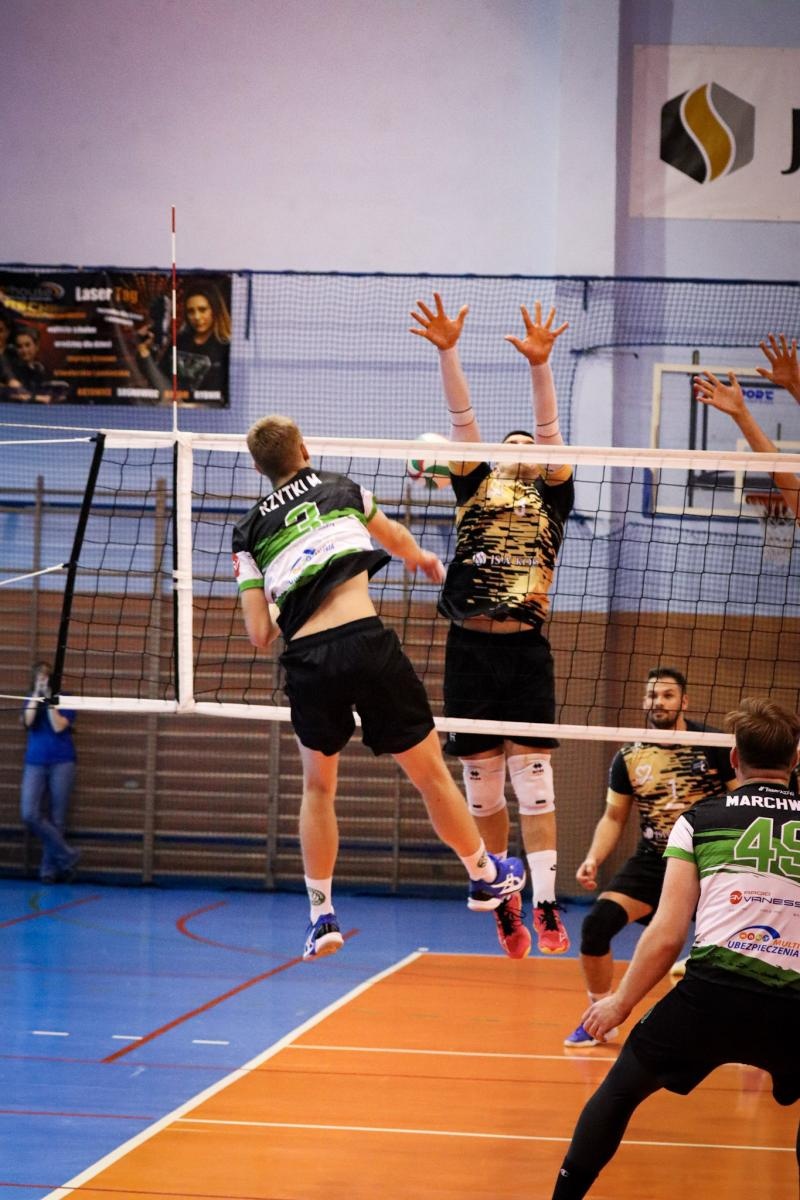 Zdjęcie w galerii na portalu naszraciborz.pl: Zacięta walka na parkiecie. SK Górnik Radlin wygrywa po tie-breaku [FOTO] wiadomości z regionu