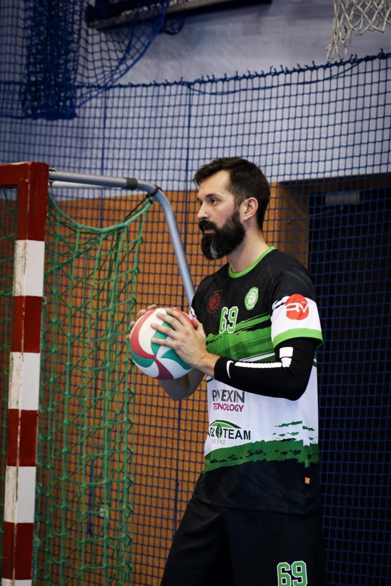 Zdjęcie w galerii na portalu naszraciborz.pl: Zacięta walka na parkiecie. SK Górnik Radlin wygrywa po tie-breaku [FOTO] wiadomości z regionu