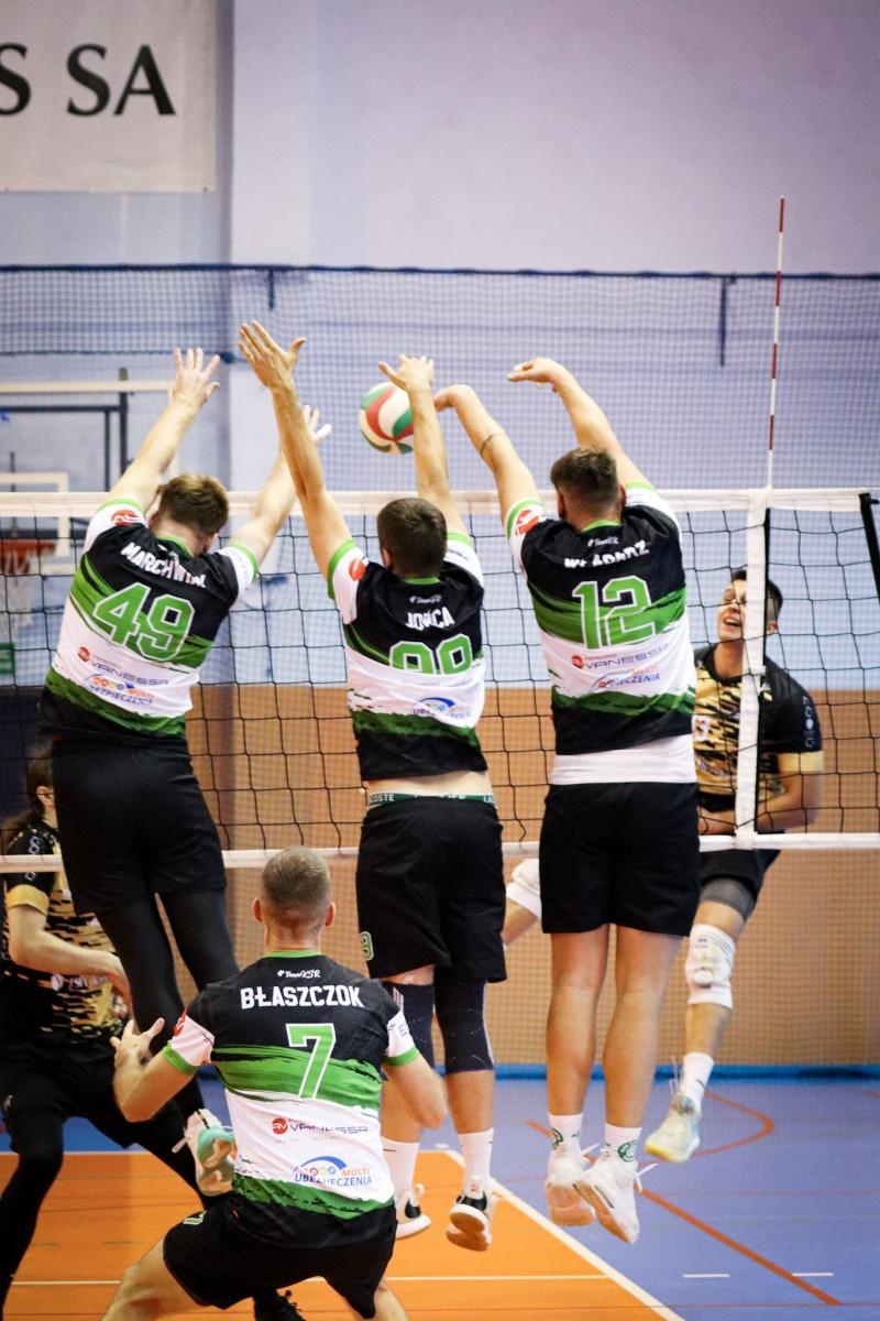 Zdjęcie w galerii na portalu naszraciborz.pl: Zacięta walka na parkiecie. SK Górnik Radlin wygrywa po tie-breaku [FOTO] wiadomości z regionu