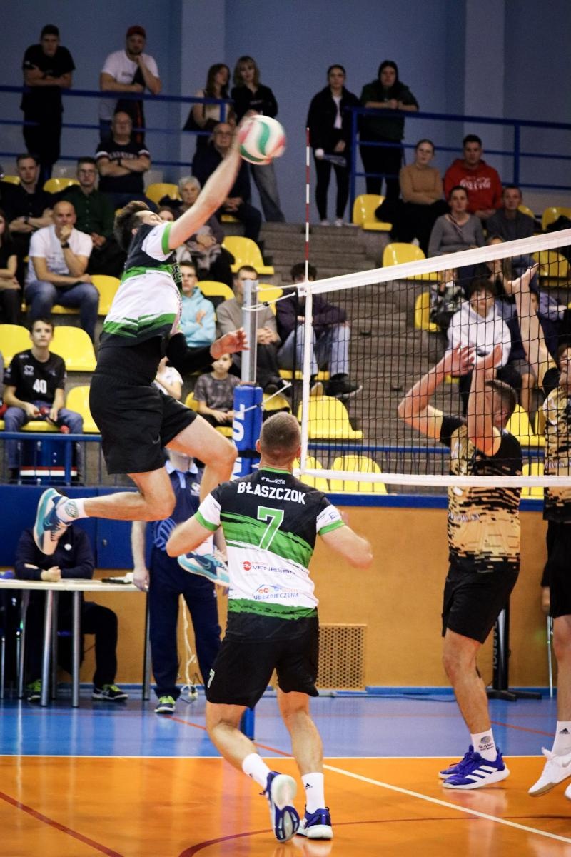 Zdjęcie w galerii na portalu naszraciborz.pl: Zacięta walka na parkiecie. SK Górnik Radlin wygrywa po tie-breaku [FOTO] wiadomości z regionu