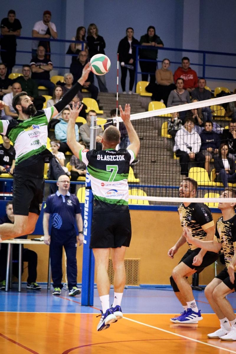 Zdjęcie w galerii na portalu naszraciborz.pl: Zacięta walka na parkiecie. SK Górnik Radlin wygrywa po tie-breaku [FOTO] wiadomości z regionu