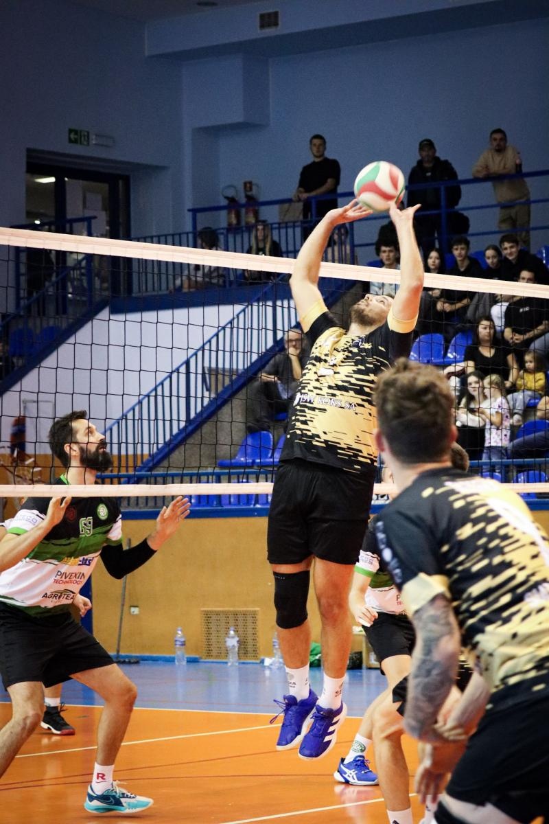 Zdjęcie w galerii na portalu naszraciborz.pl: Zacięta walka na parkiecie. SK Górnik Radlin wygrywa po tie-breaku [FOTO] wiadomości z regionu