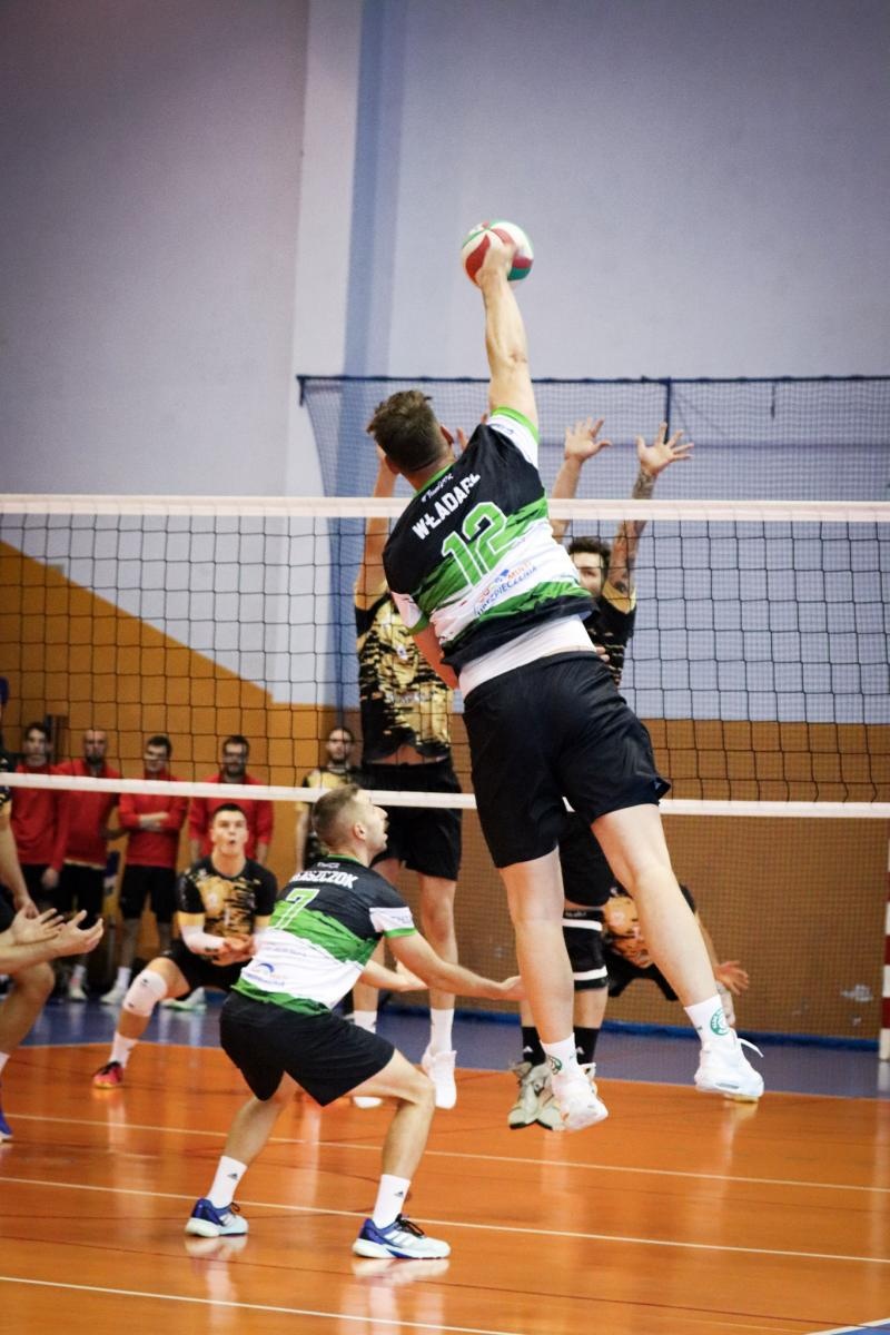 Zdjęcie w galerii na portalu naszraciborz.pl: Zacięta walka na parkiecie. SK Górnik Radlin wygrywa po tie-breaku [FOTO] wiadomości z regionu