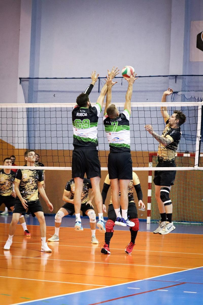 Zdjęcie w galerii na portalu naszraciborz.pl: Zacięta walka na parkiecie. SK Górnik Radlin wygrywa po tie-breaku [FOTO] wiadomości z regionu