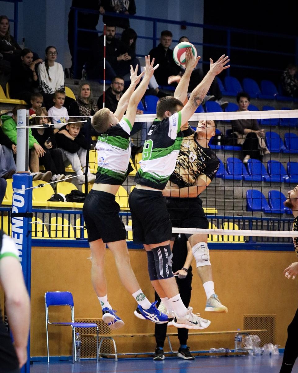 Zdjęcie w galerii na portalu naszraciborz.pl: Zacięta walka na parkiecie. SK Górnik Radlin wygrywa po tie-breaku [FOTO] wiadomości z regionu