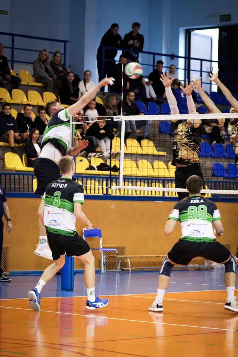 Zdjęcie w galerii na portalu naszraciborz.pl: Zacięta walka na parkiecie. SK Górnik Radlin wygrywa po tie-breaku [FOTO] wiadomości z regionu