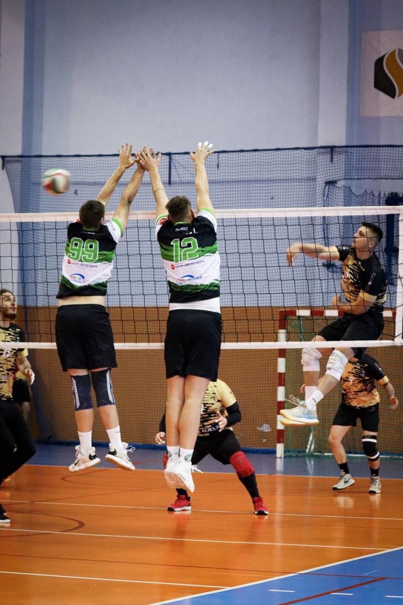 Zdjęcie w galerii na portalu naszraciborz.pl: Zacięta walka na parkiecie. SK Górnik Radlin wygrywa po tie-breaku [FOTO] wiadomości z regionu