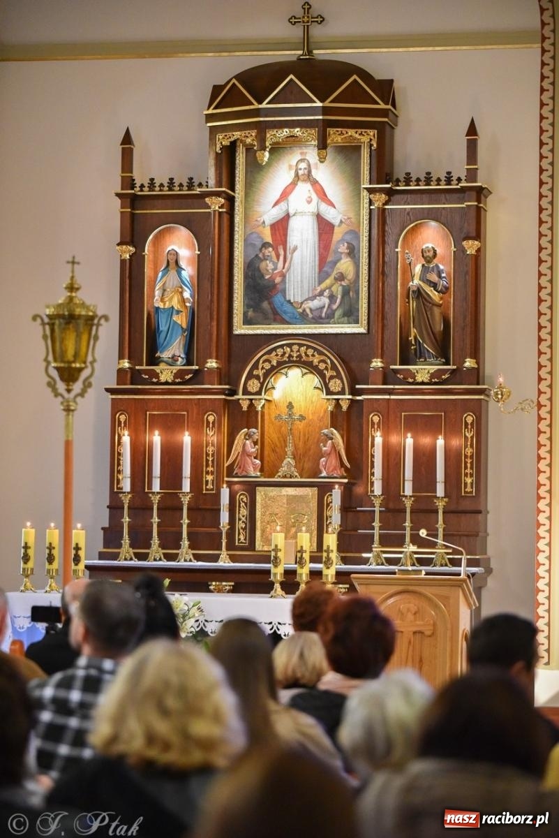 Zdjęcie w galerii na portalu naszraciborz.pl: Jubileuszowy koncert z okazji 100-lecia kościoła w Owsiszczach wiadomości z regionu