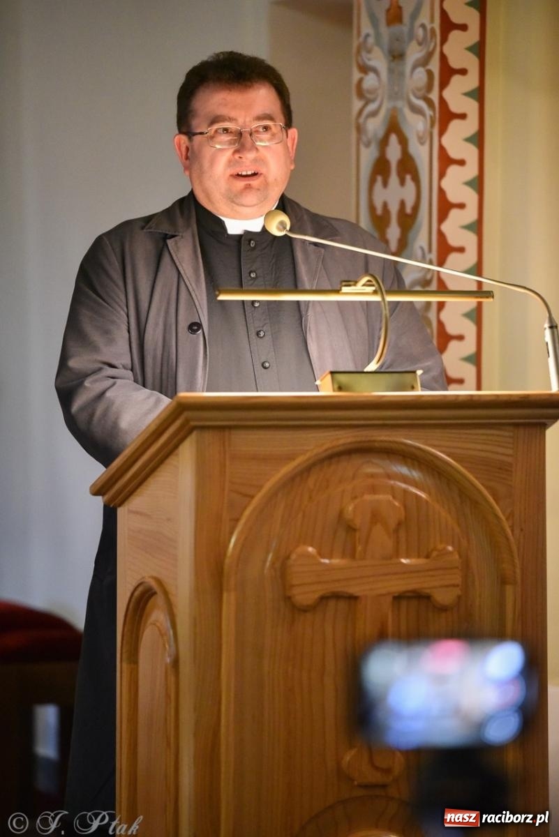 Zdjęcie w galerii na portalu naszraciborz.pl: Jubileuszowy koncert z okazji 100-lecia kościoła w Owsiszczach wiadomości z regionu