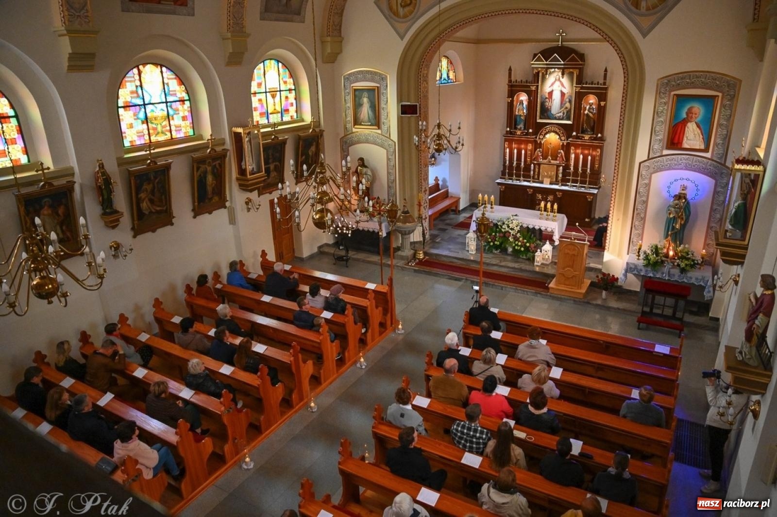 Zdjęcie w galerii na portalu naszraciborz.pl: Jubileuszowy koncert z okazji 100-lecia kościoła w Owsiszczach wiadomości z regionu