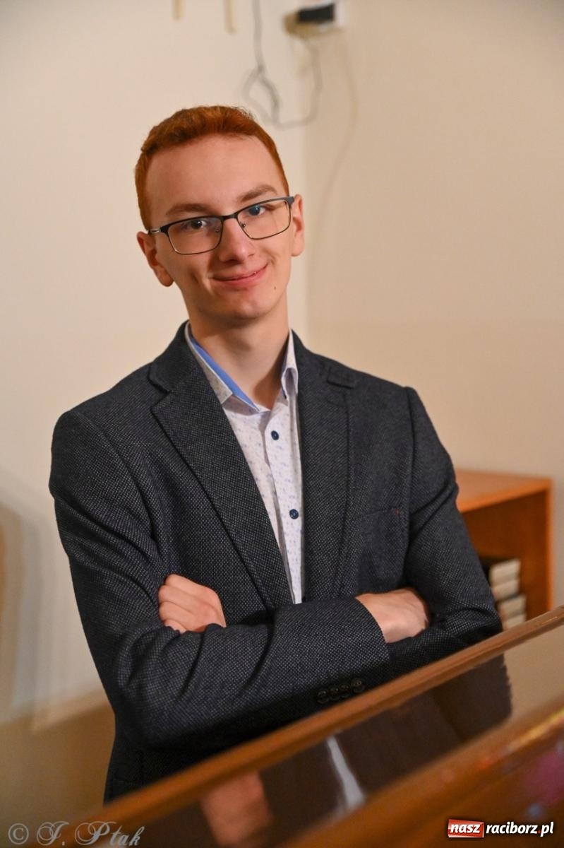 Zdjęcie w galerii na portalu naszraciborz.pl: Jubileuszowy koncert z okazji 100-lecia kościoła w Owsiszczach wiadomości z regionu