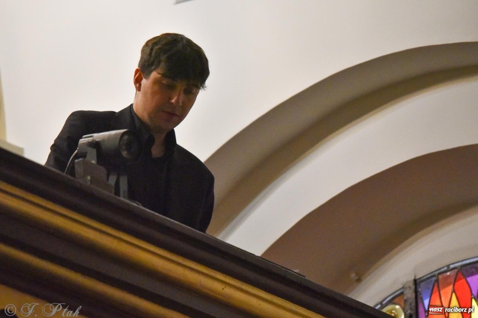 Zdjęcie w galerii na portalu naszraciborz.pl: Jubileuszowy koncert z okazji 100-lecia kościoła w Owsiszczach wiadomości z regionu