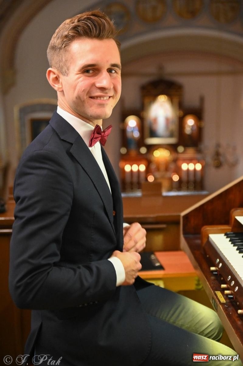 Zdjęcie w galerii na portalu naszraciborz.pl: Jubileuszowy koncert z okazji 100-lecia kościoła w Owsiszczach wiadomości z regionu