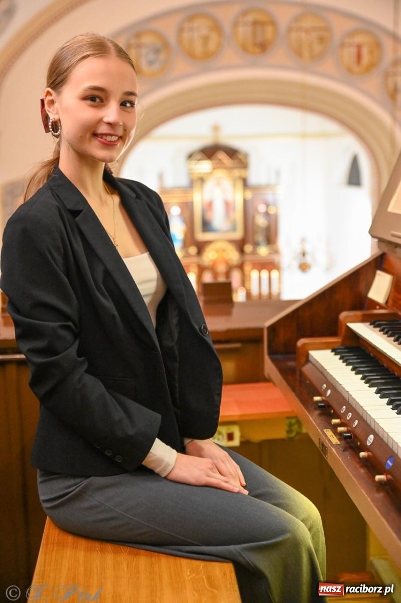 Zdjęcie w galerii na portalu naszraciborz.pl: Jubileuszowy koncert z okazji 100-lecia kościoła w Owsiszczach wiadomości z regionu