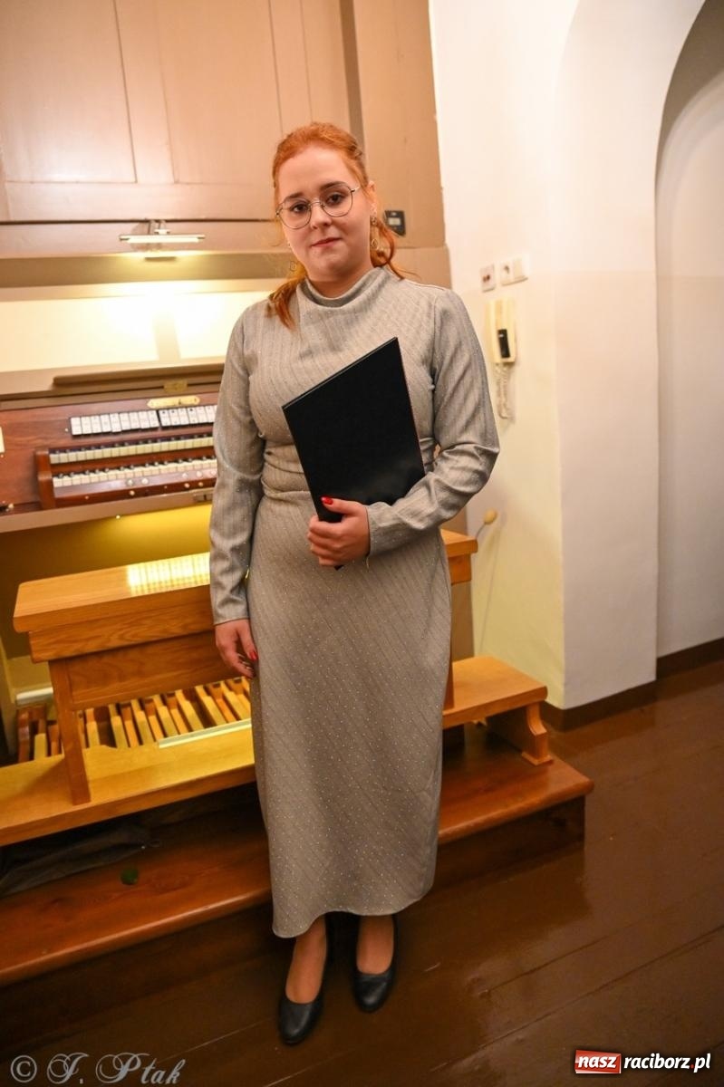 Zdjęcie w galerii na portalu naszraciborz.pl: Jubileuszowy koncert z okazji 100-lecia kościoła w Owsiszczach wiadomości z regionu