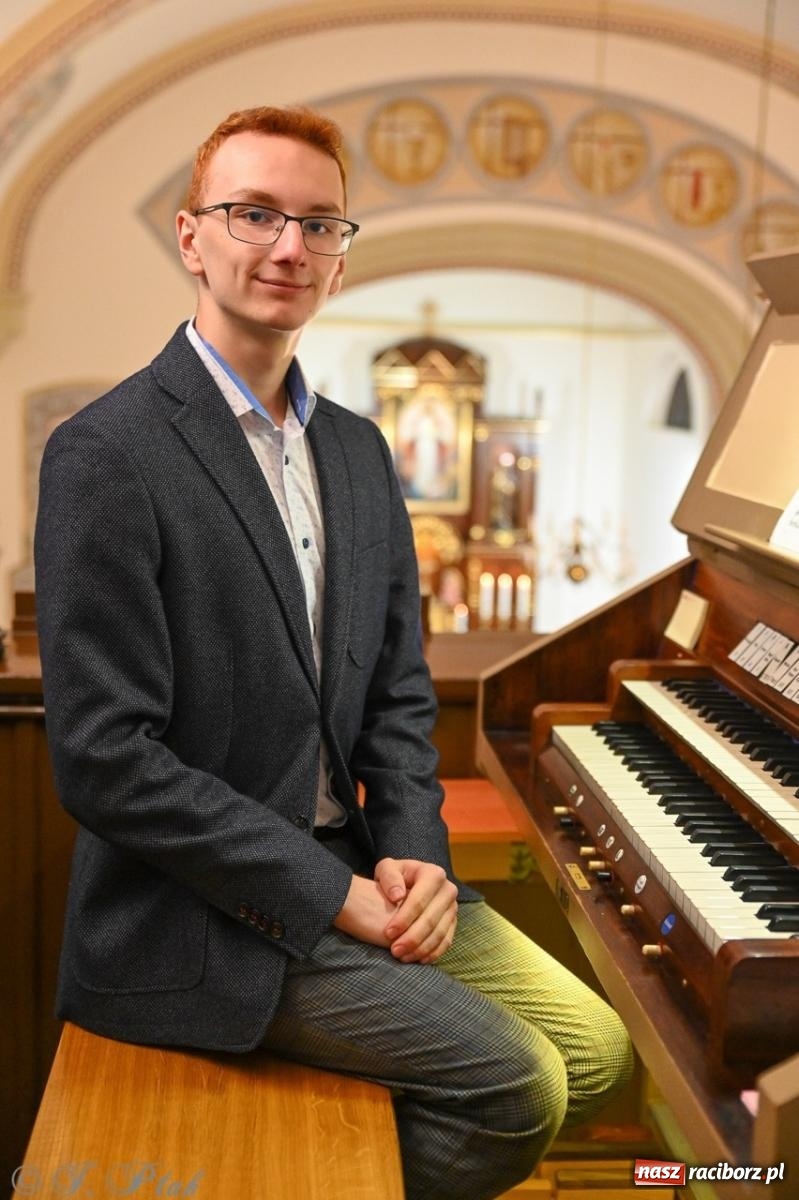 Zdjęcie w galerii na portalu naszraciborz.pl: Jubileuszowy koncert z okazji 100-lecia kościoła w Owsiszczach wiadomości z regionu