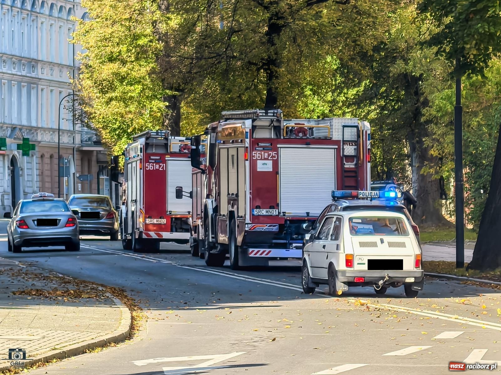 Zdjęcie w galerii na portalu naszraciborz.pl: Strażacka akcja na Wojska Polskiego. Nieznana substancja rozpylona w prokuraturze [FOTO] wiadomości z regionu