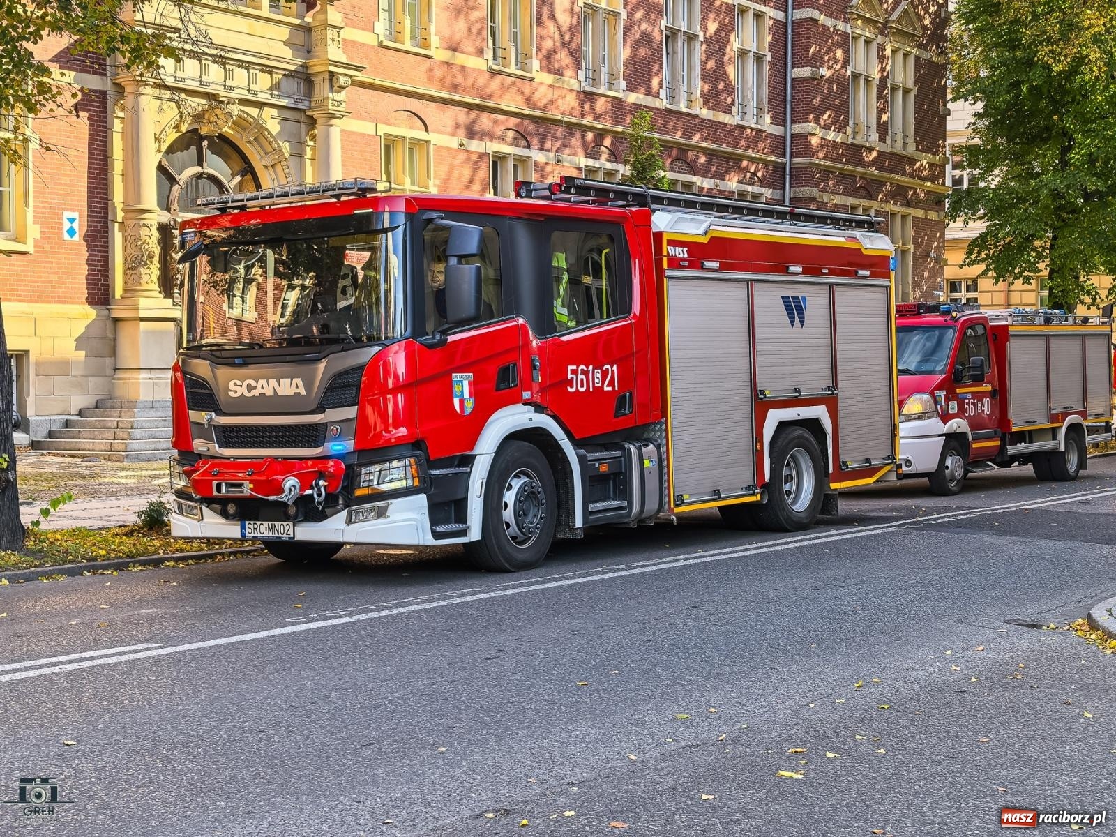 Zdjęcie w galerii na portalu naszraciborz.pl: Strażacka akcja na Wojska Polskiego. Nieznana substancja rozpylona w prokuraturze [FOTO] wiadomości z regionu