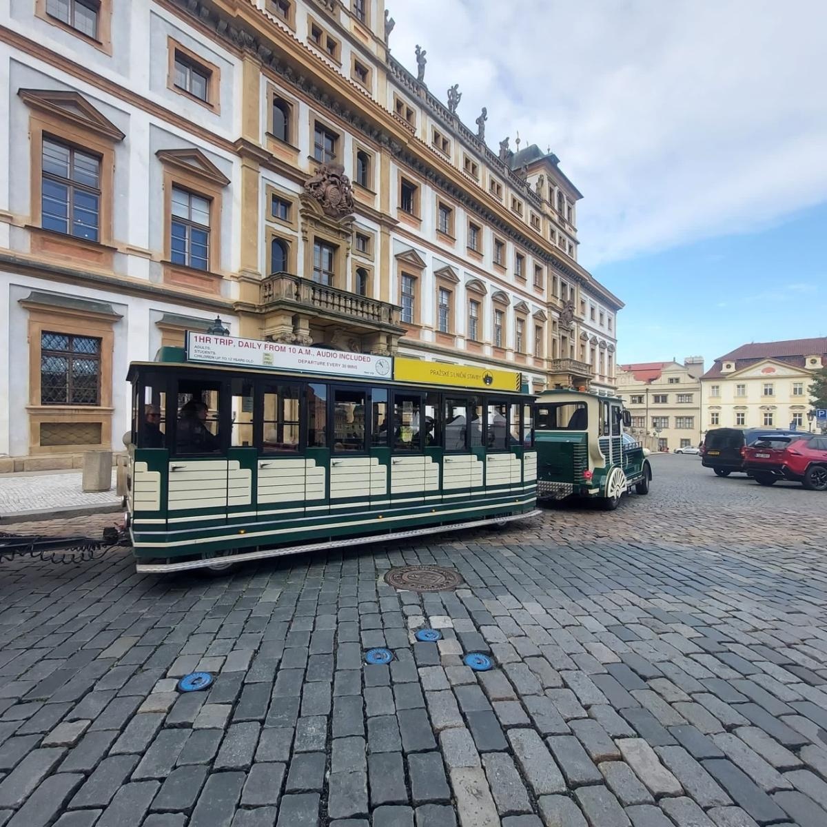 Zdjęcie w galerii na portalu naszraciborz.pl: Praga oczami uczniów Mechanika: Niezapomniana podróż wiadomości z regionu