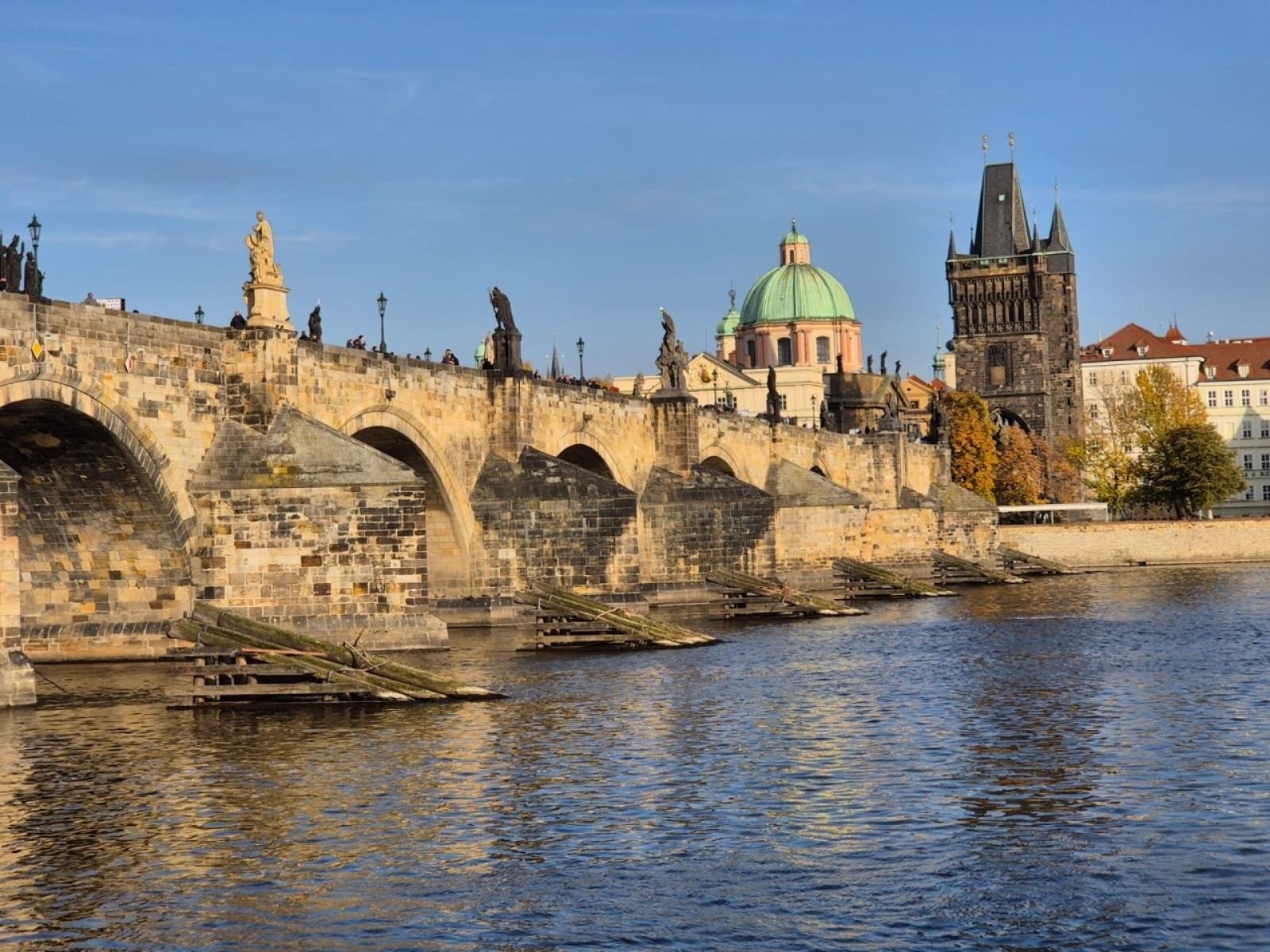 Zdjęcie w galerii na portalu naszraciborz.pl: Praga oczami uczniów Mechanika: Niezapomniana podróż wiadomości z regionu