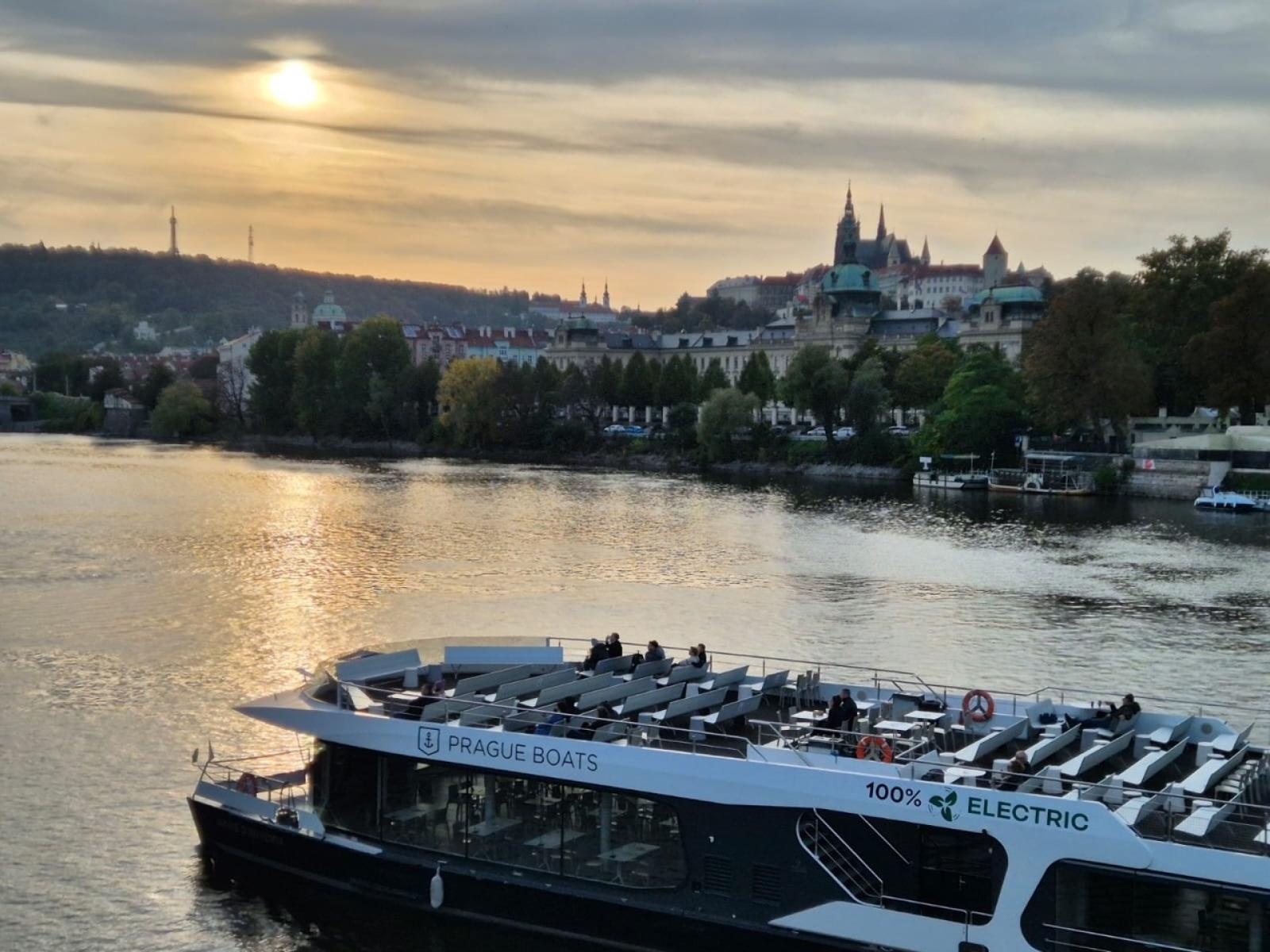 Zdjęcie w galerii na portalu naszraciborz.pl: Praga oczami uczniów Mechanika: Niezapomniana podróż wiadomości z regionu