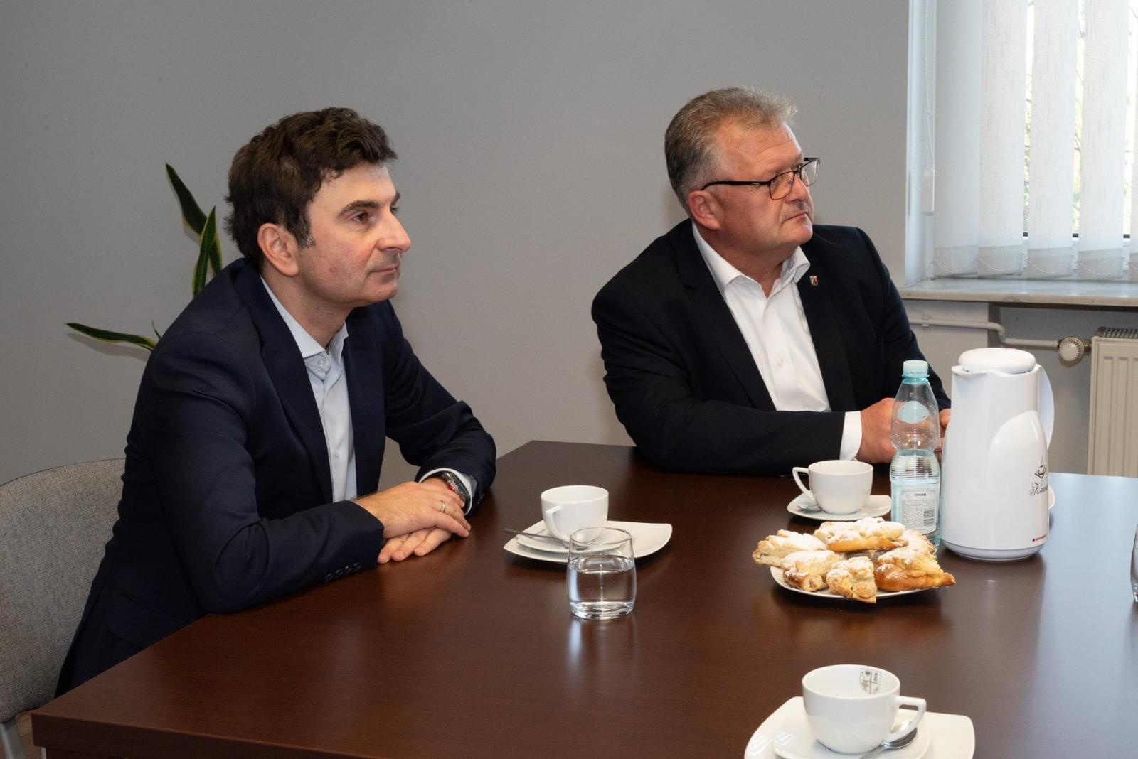 Zdjęcie w galerii na portalu naszraciborz.pl: Wizyta Wojewody Śląskiego w gminach Krzyżanowice i Krzanowice wiadomości z regionu