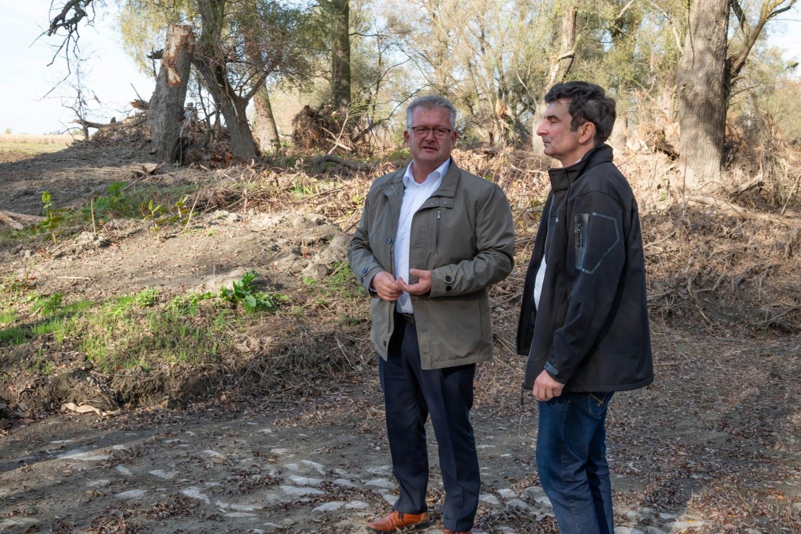 Zdjęcie w galerii na portalu naszraciborz.pl: Wizyta Wojewody Śląskiego w gminach Krzyżanowice i Krzanowice wiadomości z regionu