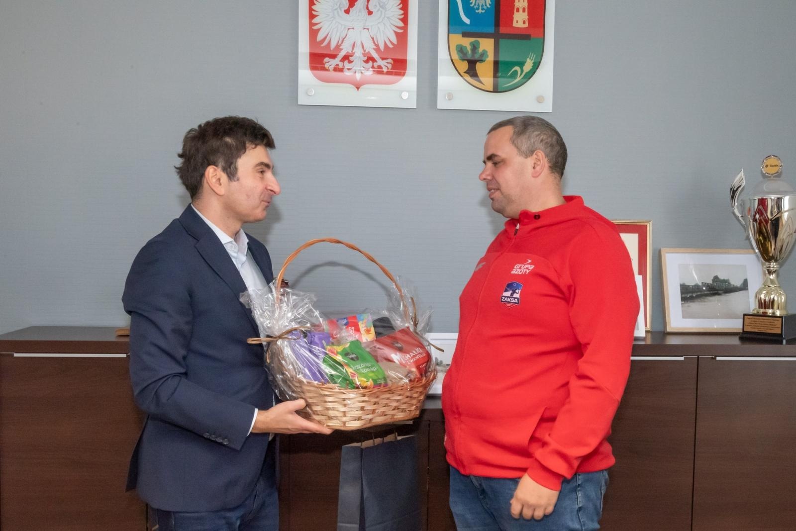 Zdjęcie w galerii na portalu naszraciborz.pl: Wizyta Wojewody Śląskiego w gminach Krzyżanowice i Krzanowice wiadomości z regionu