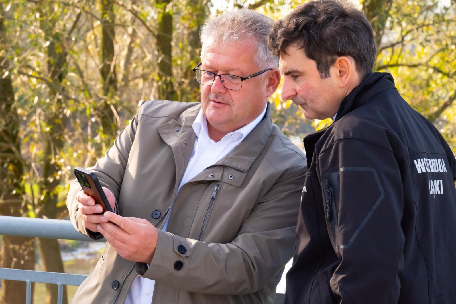 Zdjęcie w galerii na portalu naszraciborz.pl: Wizyta Wojewody Śląskiego w gminach Krzyżanowice i Krzanowice wiadomości z regionu
