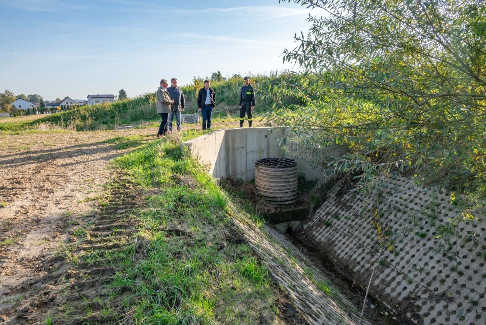 Zdjęcie w galerii na portalu naszraciborz.pl: Wizyta Wojewody Śląskiego w gminach Krzyżanowice i Krzanowice wiadomości z regionu