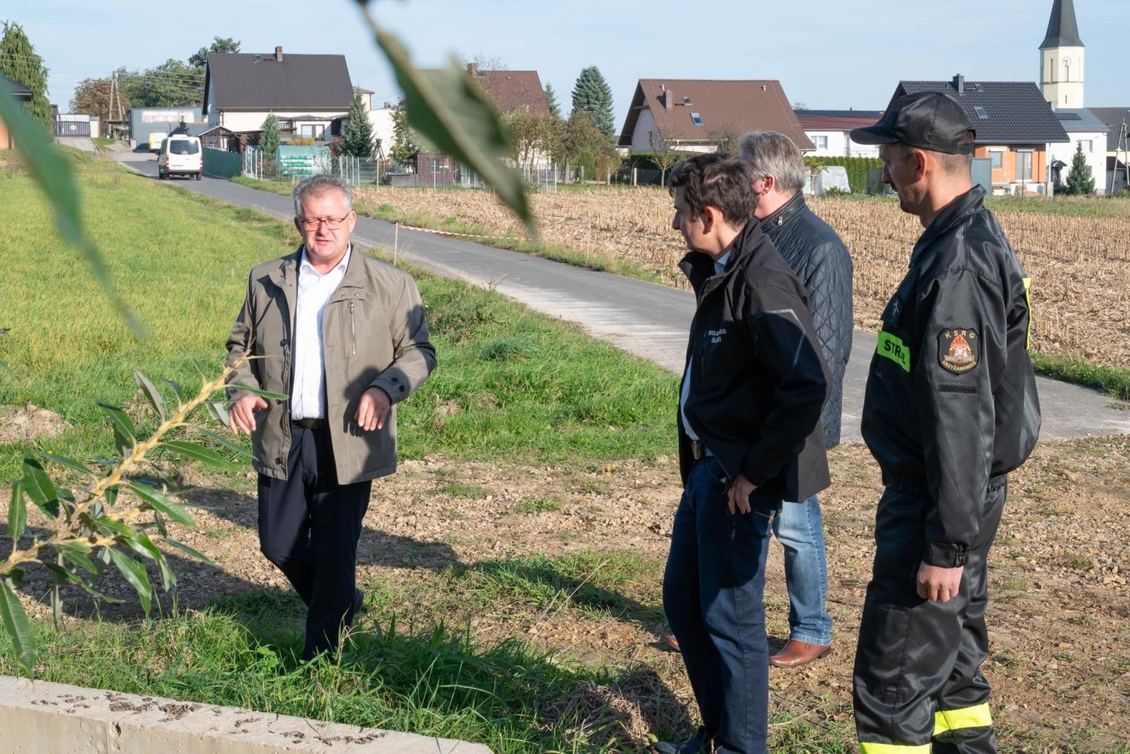 Zdjęcie w galerii na portalu naszraciborz.pl: Wizyta Wojewody Śląskiego w gminach Krzyżanowice i Krzanowice wiadomości z regionu