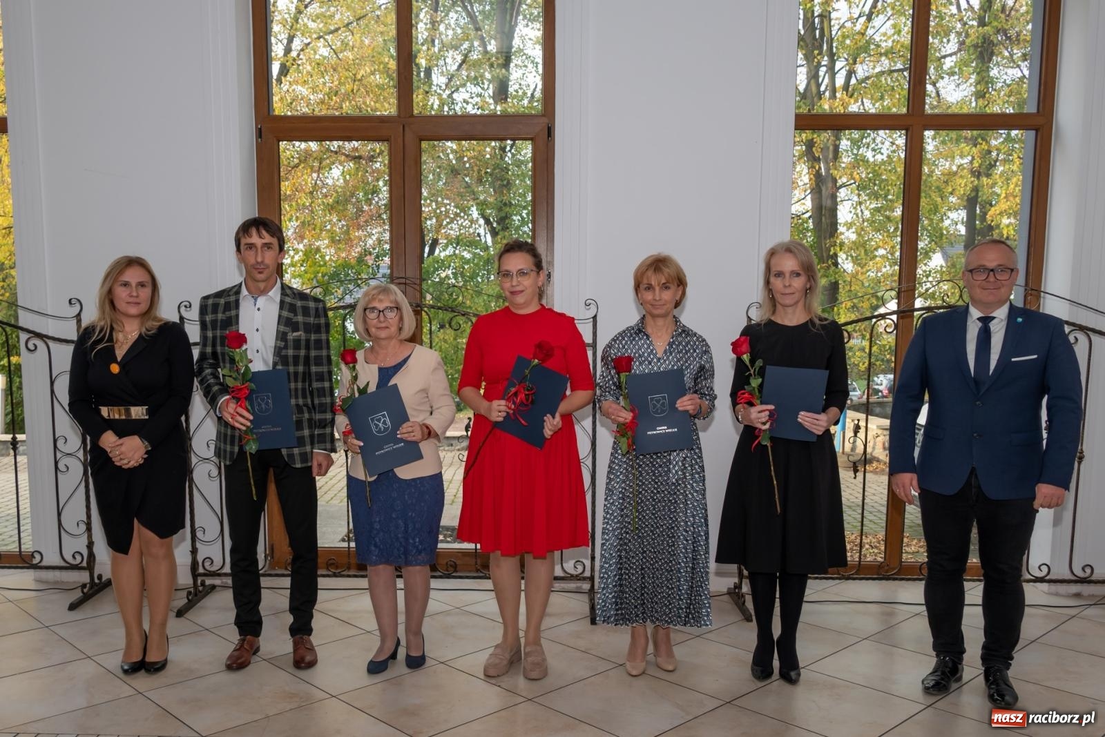 Zdjęcie w galerii na portalu naszraciborz.pl: Gminne obchody Dnia Edukacji Narodowej w Pietrowicach Wielkich wiadomości z regionu