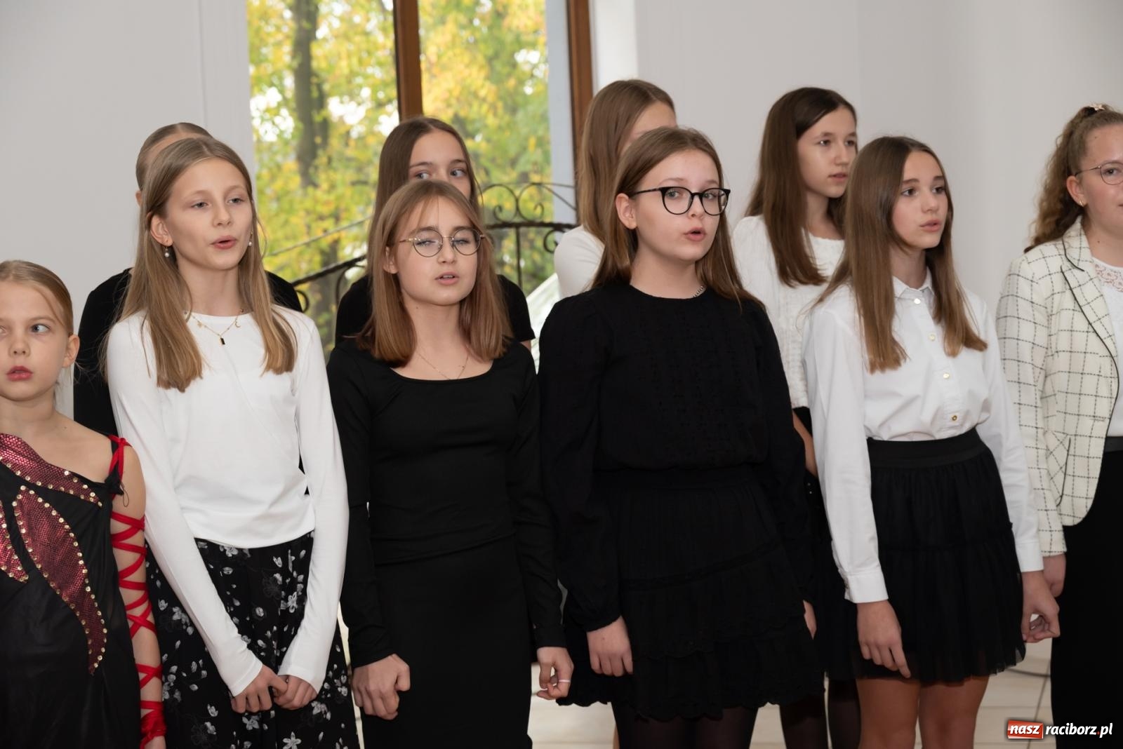 Zdjęcie w galerii na portalu naszraciborz.pl: Gminne obchody Dnia Edukacji Narodowej w Pietrowicach Wielkich wiadomości z regionu