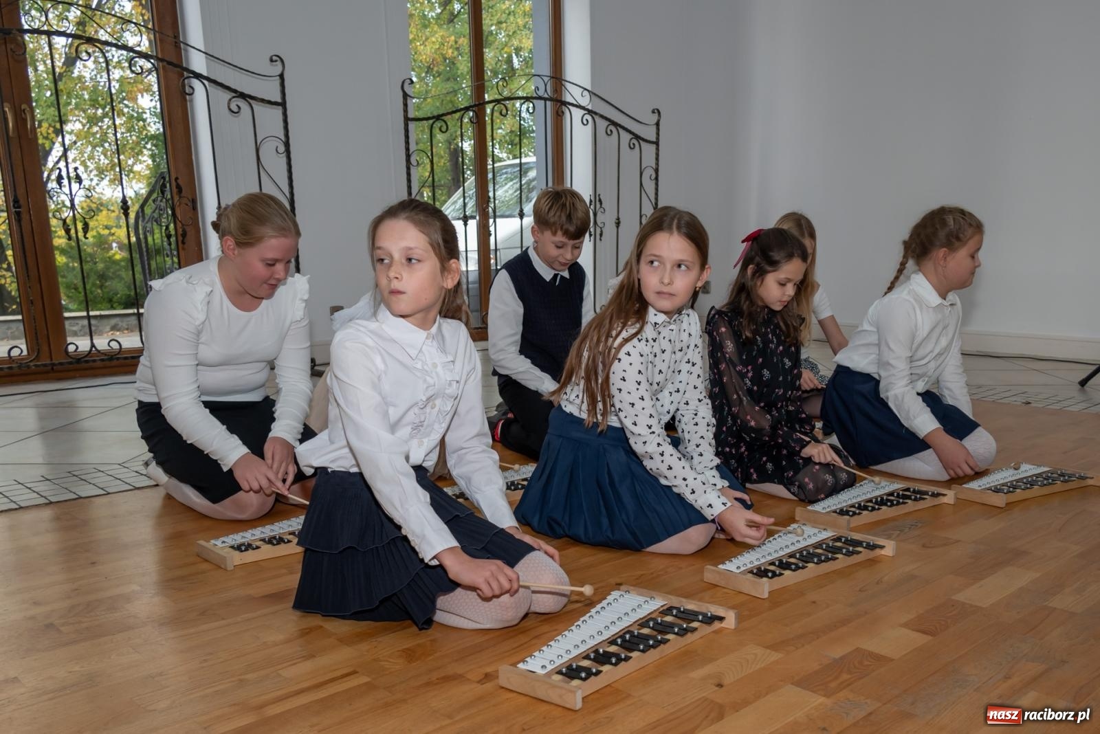 Zdjęcie w galerii na portalu naszraciborz.pl: Gminne obchody Dnia Edukacji Narodowej w Pietrowicach Wielkich wiadomości z regionu