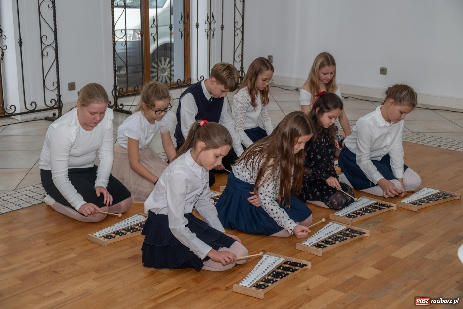 Zdjęcie w galerii na portalu naszraciborz.pl: Gminne obchody Dnia Edukacji Narodowej w Pietrowicach Wielkich wiadomości z regionu